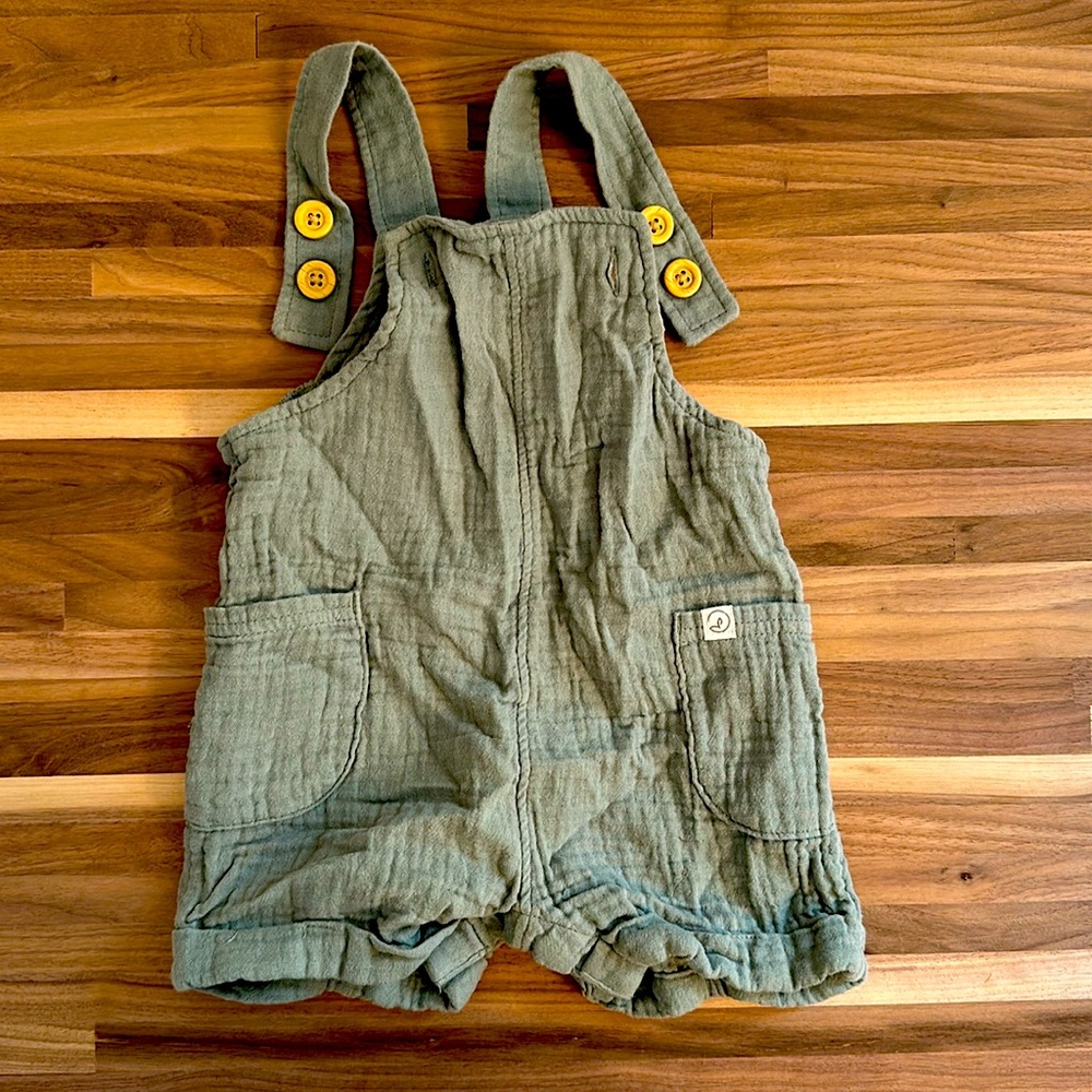 Carter’s little planet organic gauze, cotton, short overalls. Size 6 months.